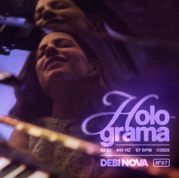 Debi Nova Holograma