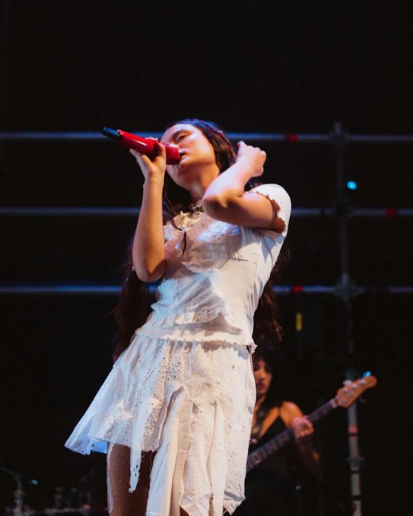 Joaquina y Sebastian Yatra en Barcelona