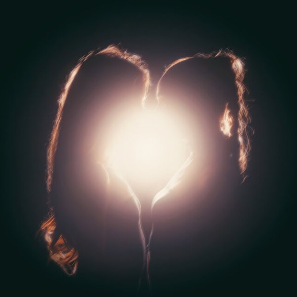 Laura West Carmen Lillo Ego Portada