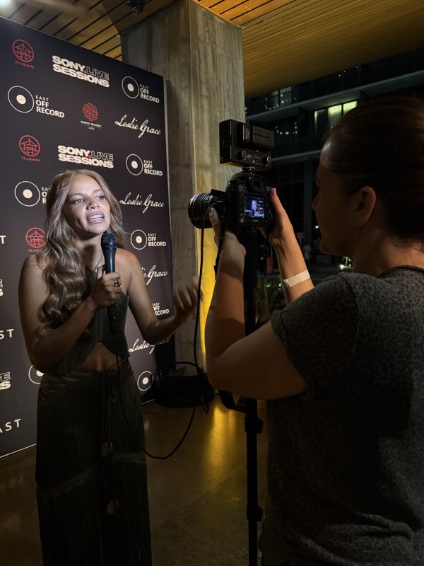 Leslie Grace en Miami presentando Ayayay