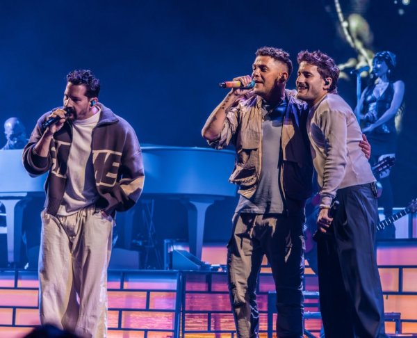 Mau y Ricky con Alejandro Sanz en Mexico